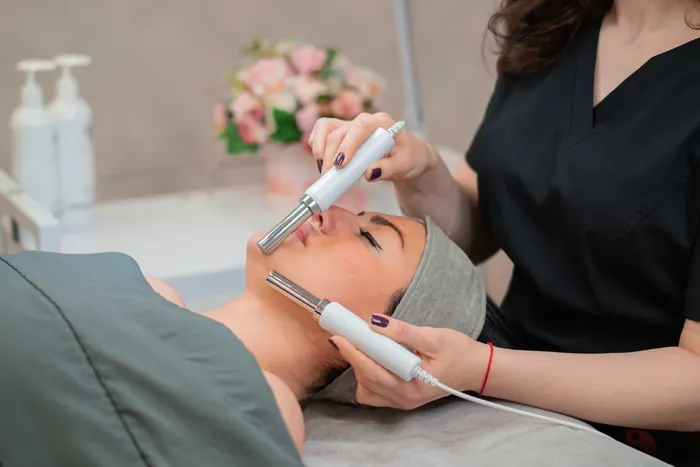 Microcurrent lifting facial
